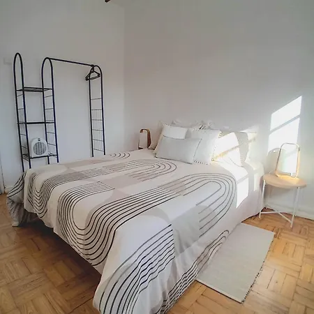 Privatunterkunft Duplo Baixa De Junto A Estacao Ferroviaria *